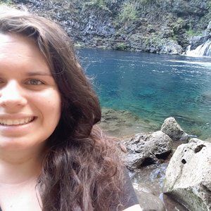 Meet your Posher, Kayla